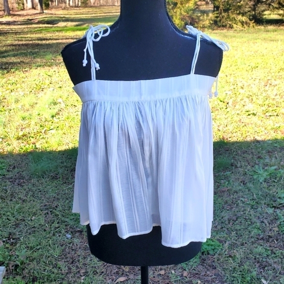 White Flowy Spaghetti Strap Crop Top New Small - Picture 1 of 7